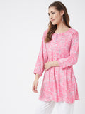 Women Rayon Pink Floral Printed Straight Kurti