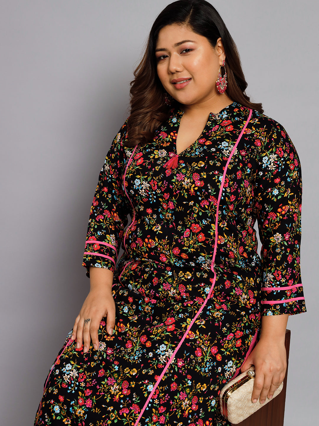 Women Plus Size Black & Pink Floral Printed Kurta with Palazzo
