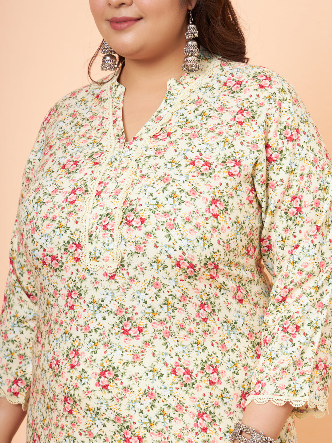 Women Plus Size Cream Floral Printed Rayon Kurta & Palazzo