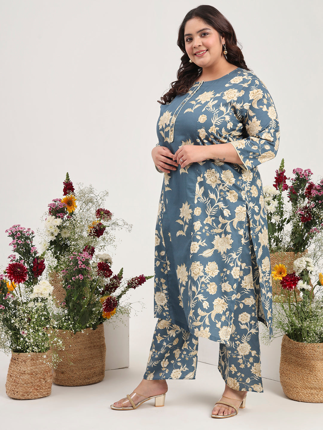 Women Plus Size Grey Floral Printed Pure Cotton Kurta with Palazzo