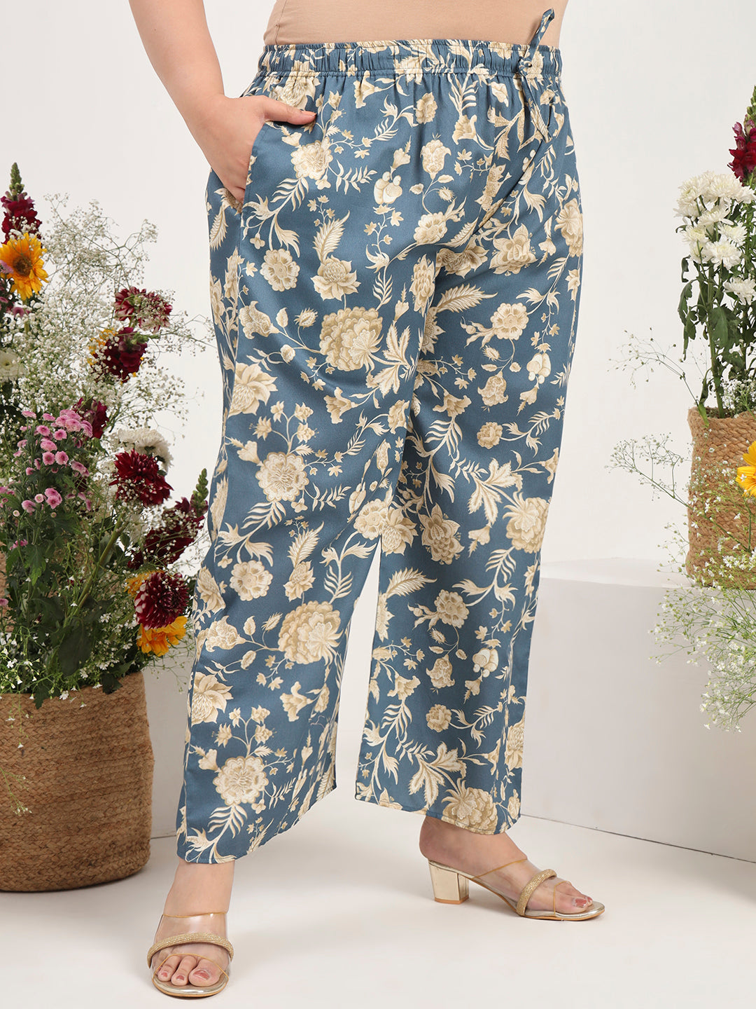 Women Plus Size Grey Floral Printed Pure Cotton Kurta with Palazzo