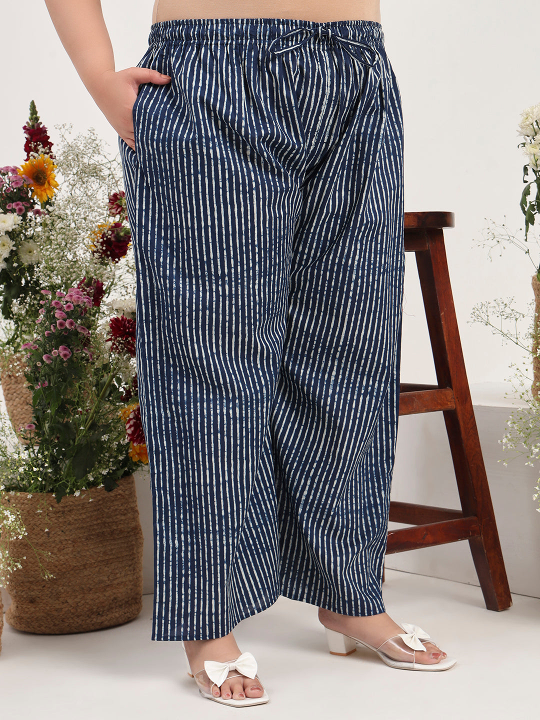 Women Plus Size Indigo Printed Pure Cotton Kurta with Palazzo