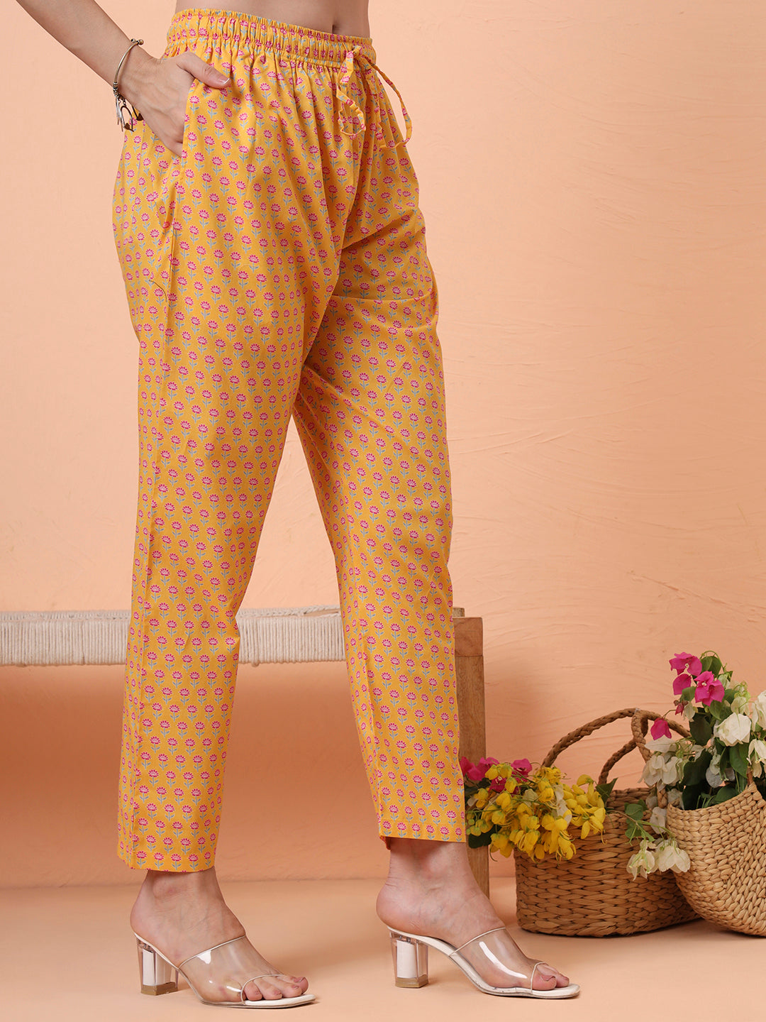 Women Pure Cotton Yellow Floral Printed Kurta with Palazzo