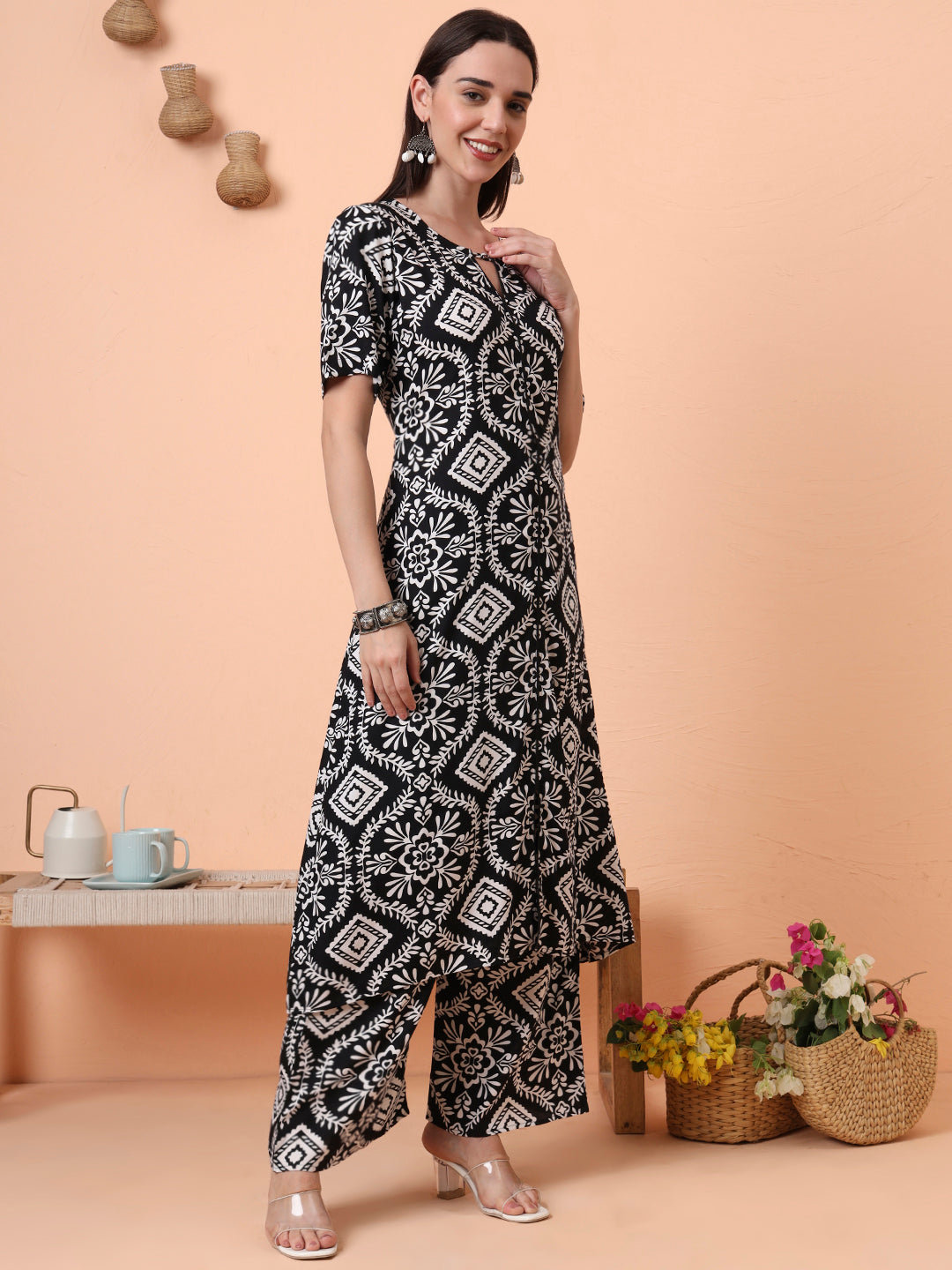 Women Pure Cotton Black Printed Kurta & Palazzo