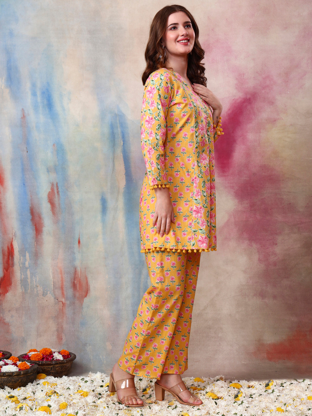 Women Cotton Slub Yellow Floral Printed Kurti with Trousers
