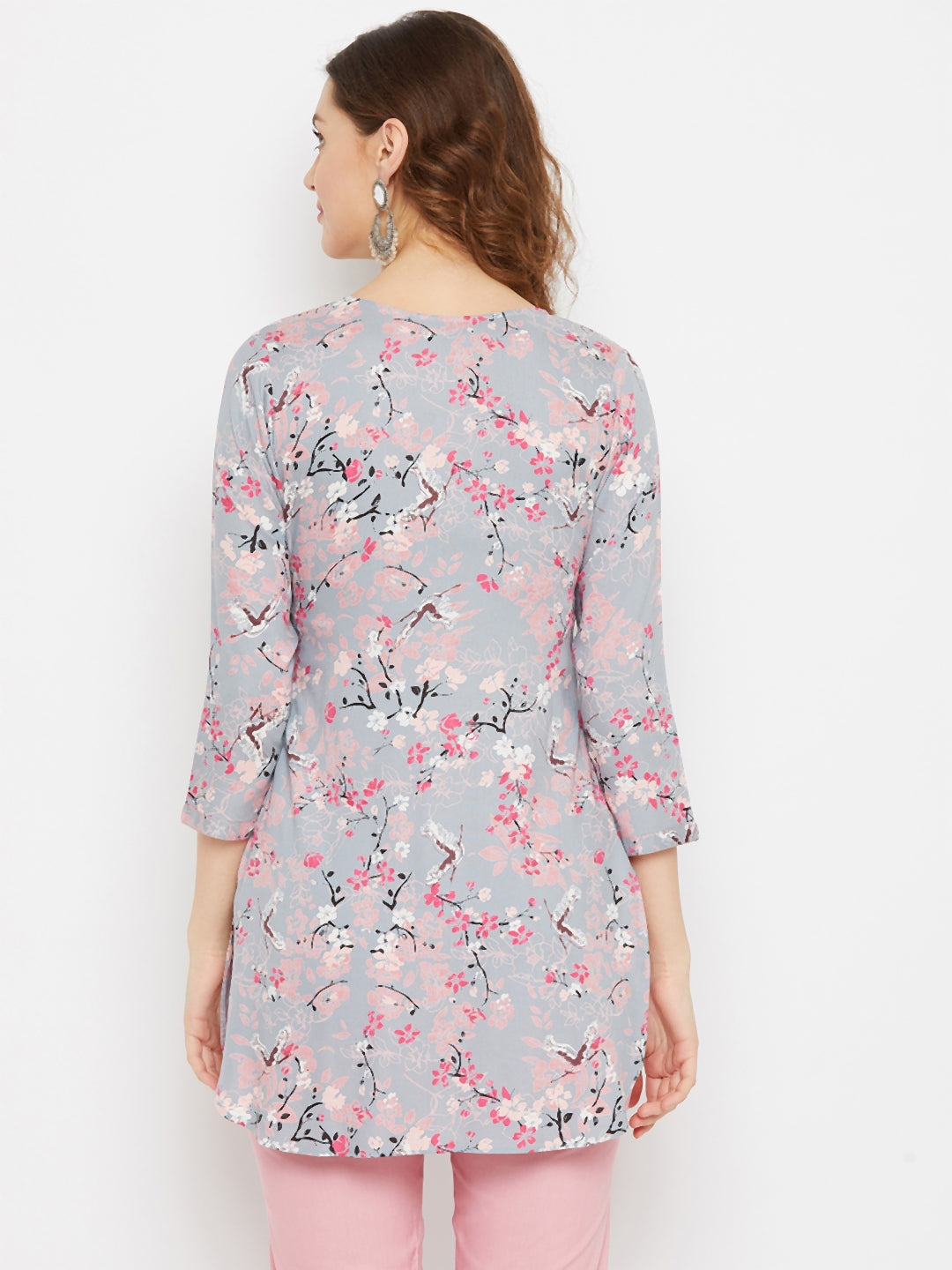 Women Grey & Pink Floral Printed Straight Kurti