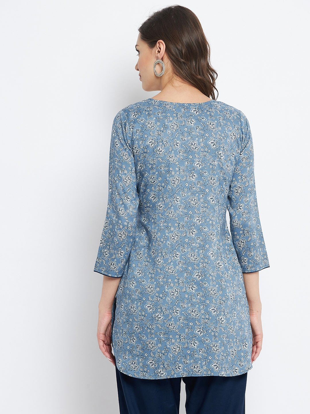 Women Rayon Blue & White Floral Printed Kurti