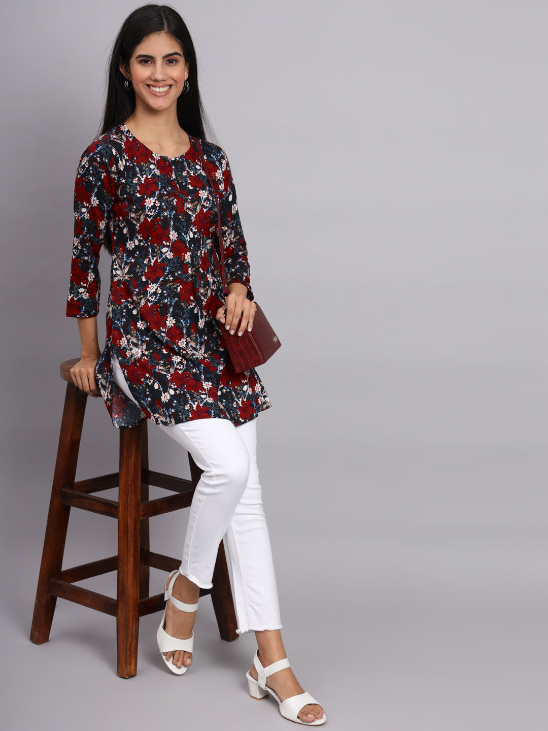 Women Grey & Red Floral Printed Kurti