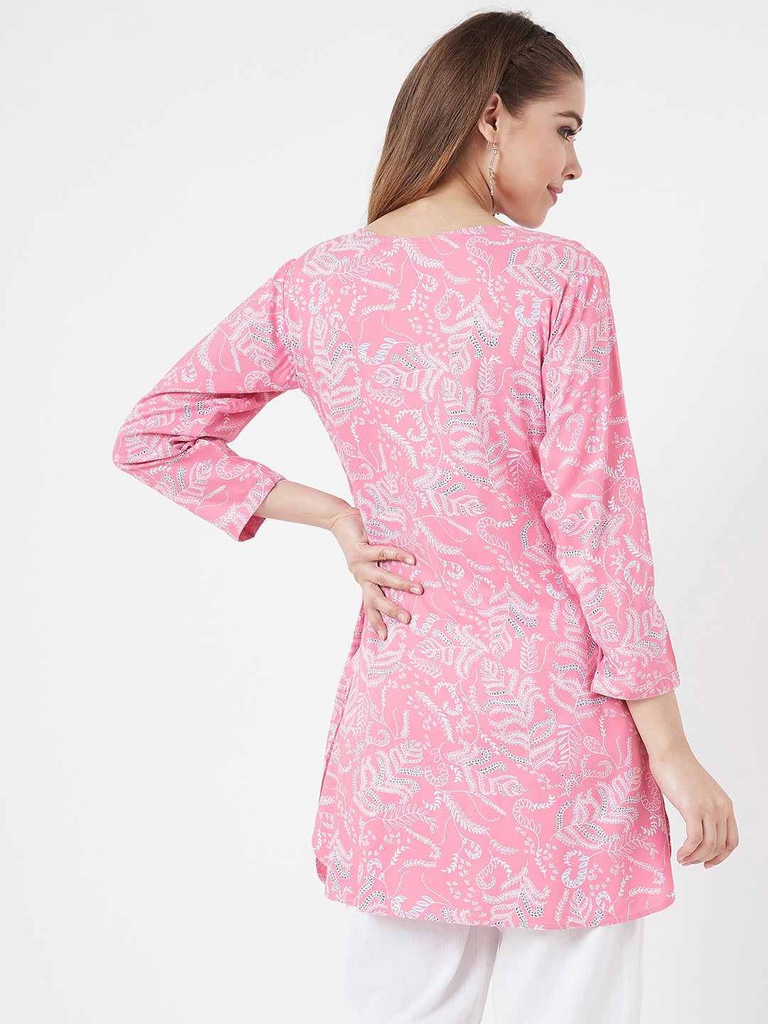 Women Rayon Pink Floral Printed Straight Kurti